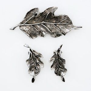 Vintage Tara Antiqued Silver Toned Leaves Brooch and Clip-On‎ Earrings Set 1960s